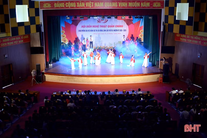 Đặc sắc Hội diễn Nghệ thuật quần chúng chào mừng Đại hội Đảng bộ TX Hồng Lĩnh