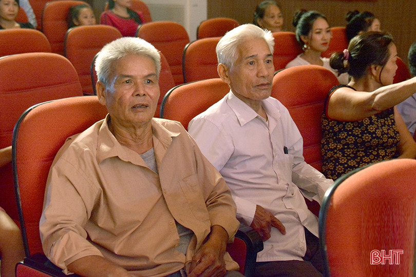 Đặc sắc Hội diễn Nghệ thuật quần chúng chào mừng Đại hội Đảng bộ TX Hồng Lĩnh