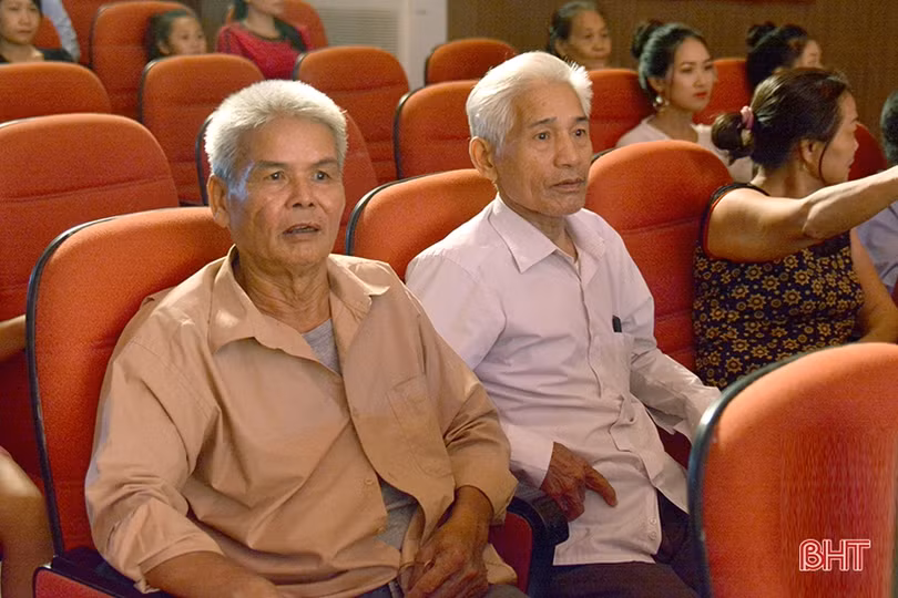 Đặc sắc Hội diễn Nghệ thuật quần chúng chào mừng Đại hội Đảng bộ TX Hồng Lĩnh