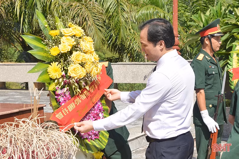 Hà Tĩnh tổ chức nhiều hoạt động tri ân các anh hùng, liệt sỹ