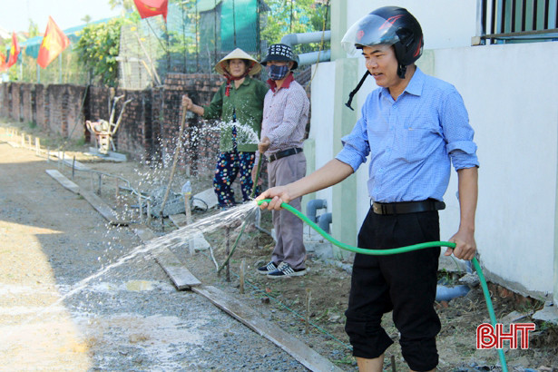 11 hộ dân xã cửa biển Hà Tĩnh hiến gần 600m<sup>2</sup> đất mở đường từ 2,2m lên 5m