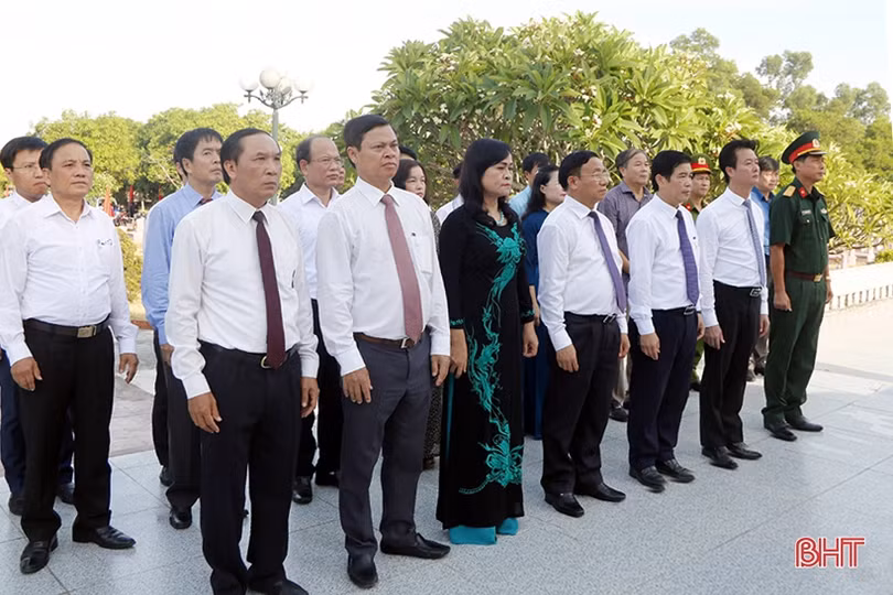 Lãnh đạo Hà Tĩnh dâng hương tại các địa chỉ đỏ nhân kỷ niệm 73 năm ngày Thương binh - Liệt sỹ