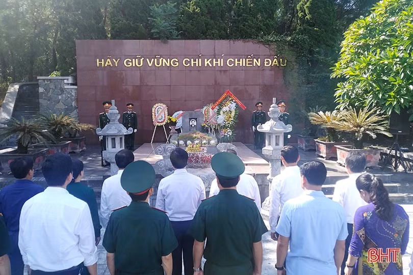 Hà Tĩnh tổ chức nhiều hoạt động tri ân các anh hùng, liệt sỹ