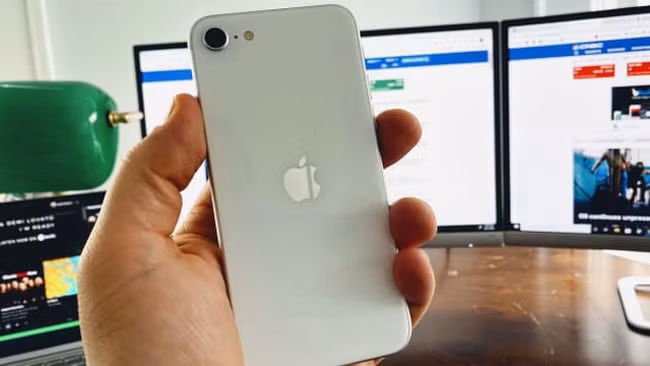 iPhone chạy chậm, nhanh hết pin, phải làm gì?