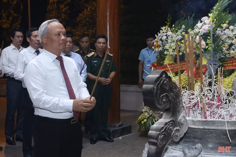 Lãnh đạo Đảng, Nhà nước dâng hương tại Khu di tích Ngã ba Đồng Lộc