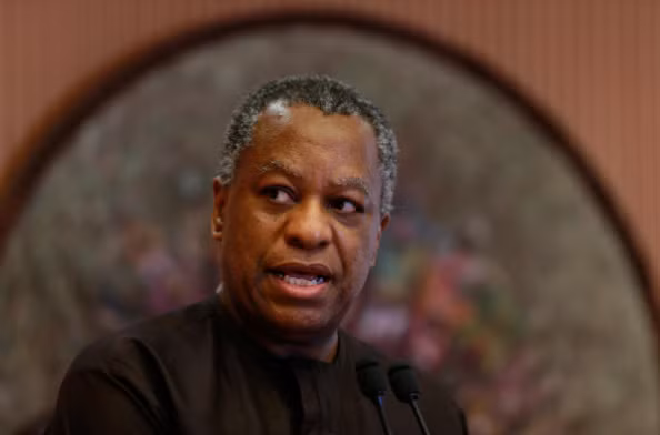 Bộ trưởng Nigeria đầu tiên nhiễm Covid-19, Nam Phi có hơn 5.000 ca tử vong