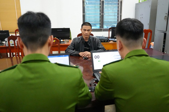 Khởi tố, bắt tạm giam lái tàu chở đá gây tai nạn ở hồ Thác Bà