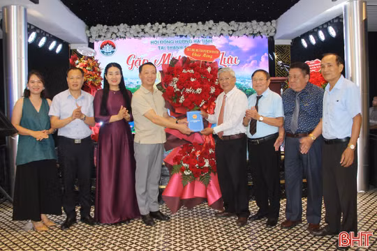 Chủ tịch UBND tỉnh Phan Thiên Định gặp mặt Hội Đồng hương Hà Tĩnh tại TP Huế