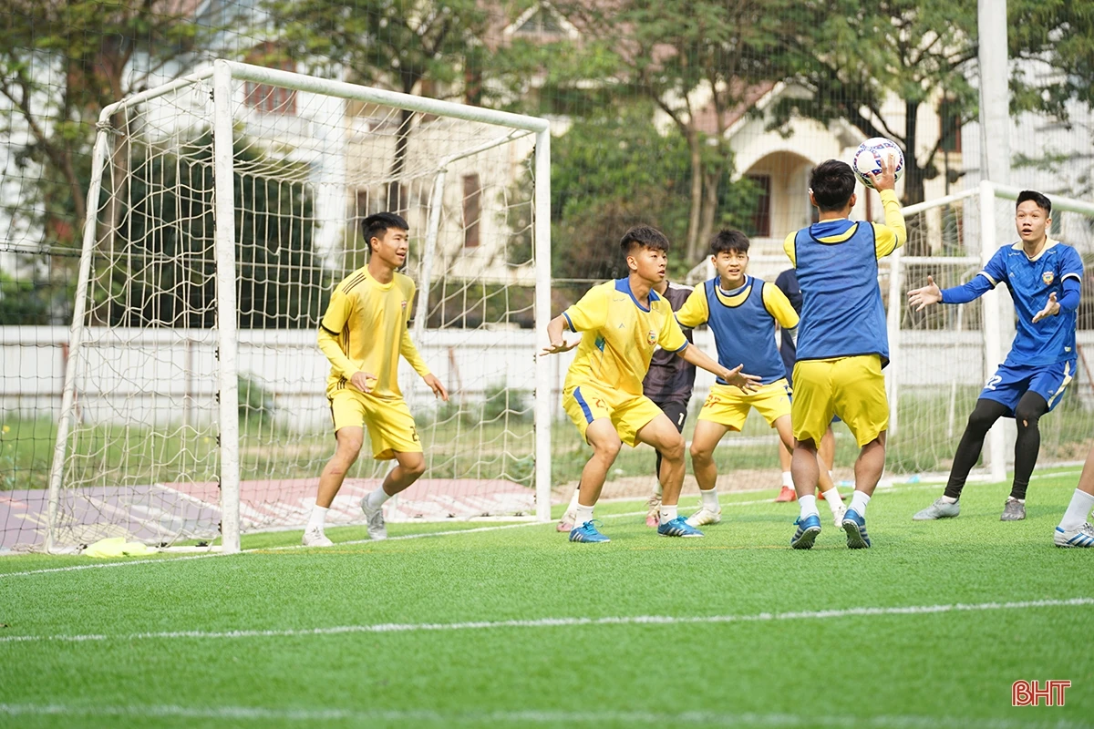 U17 Hồng Lĩnh Hà Tĩnh tích cực tập luyện cho trận gặp TP Hồ Chí Minh