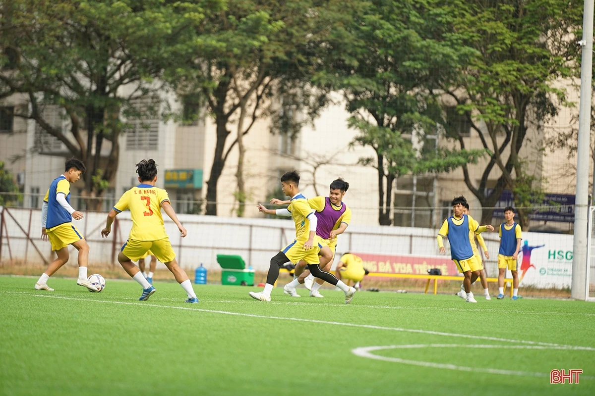 U17 Hồng Lĩnh Hà Tĩnh tích cực tập luyện cho trận gặp TP Hồ Chí Minh