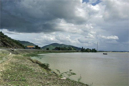 Núi Hồng sông Lam - Ảnh: Internet