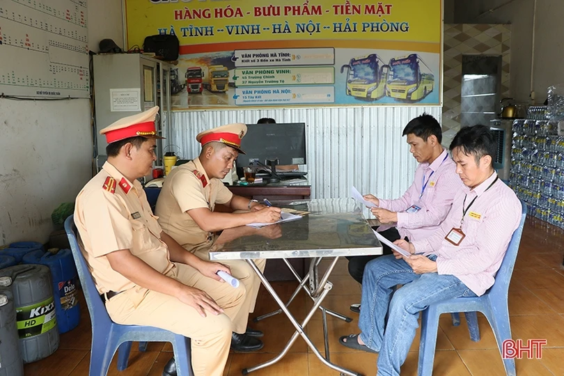 Tuần đầu ra quân, 400 chủ xe, doanh nghiệp và tài xế cam kết không vi phạm giao thông