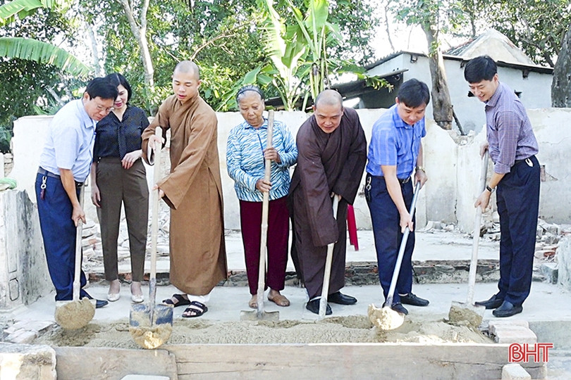 Khởi công xây nhà tình thương cho hộ hoàn cảnh khó khăn ở Đức Thọ