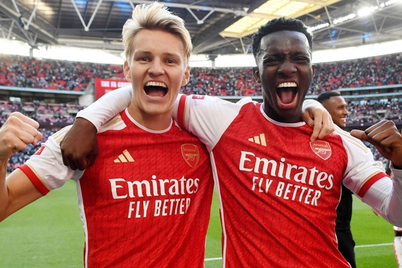 Premier League 2023/24 trước giờ G: Chạy đua hòng lật đổ Man City