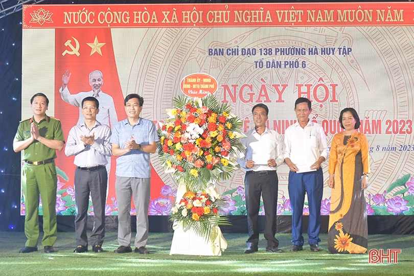 Thành phố Hà Tĩnh vui ngày hội toàn dân bảo vệ an ninh Tổ quốc