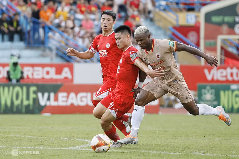 Quang Hải ghi bàn đầu tiên cho CAHN