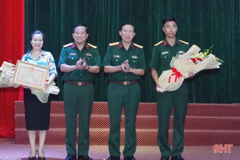 Bộ CHQS Hà Tĩnh rút kinh nghiệm diễn tập khu vực phòng thủ tỉnh