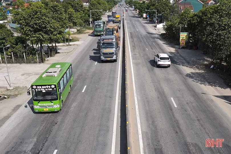 Tuần đầu ra quân, 400 chủ xe, doanh nghiệp và tài xế cam kết không vi phạm giao thông