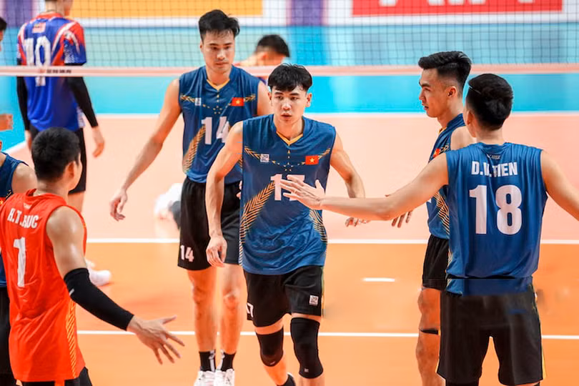 Nhiều tuyển thủ quốc gia dự Giải Bóng chuyền nam Công an Hà Tĩnh 2023