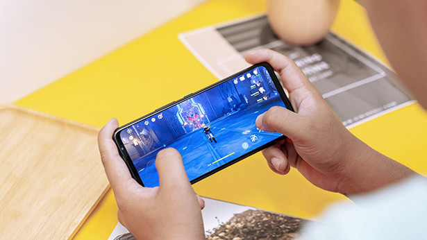 Xiaomi 13 Pro chơi game tốt không, so sánh với Rog Phone 7