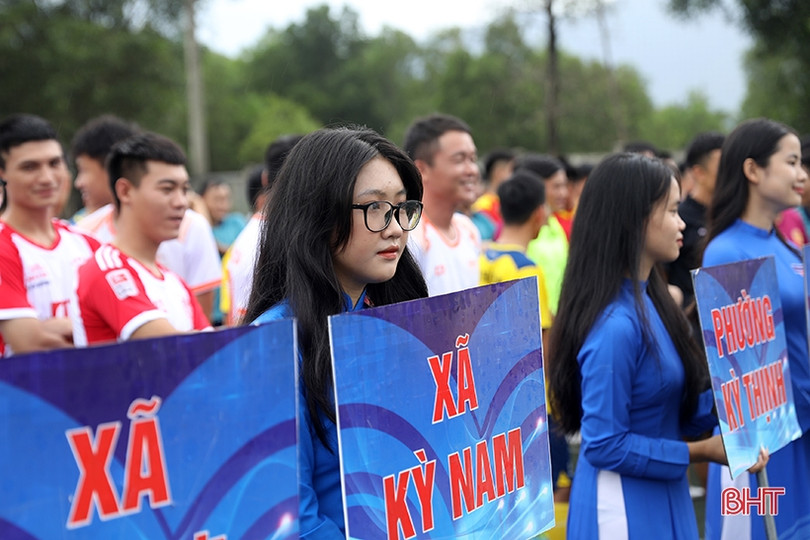 13 đội tranh tài Giải Bóng đá nam thanh niên TX Kỳ Anh