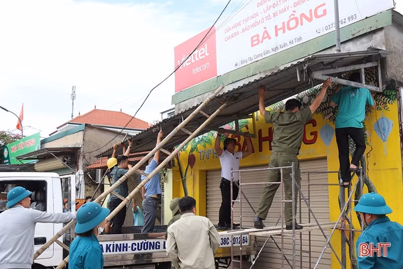 Các địa phương Nghi Xuân ra quân giải tỏa hành lang ATGT
