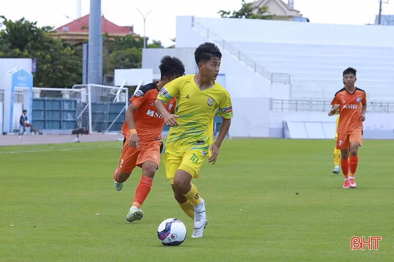 Hồng Lĩnh Hà Tĩnh thắng trận mở màn VCK U15 quốc gia