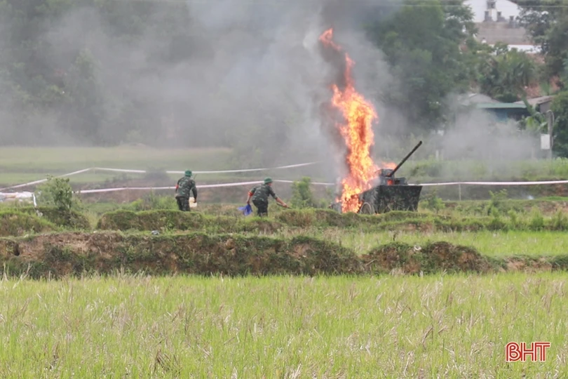 Lực lượng dân quân Hương Sơn thực binh đánh địch bảo vệ làng