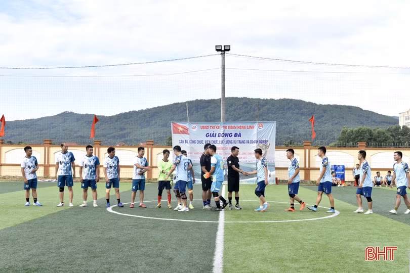 12 đội tranh tài Giải Bóng đá nam TX Hồng Lĩnh