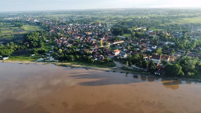 Sập kè sông Mekong ở Thủ đô Vientiane của Lào