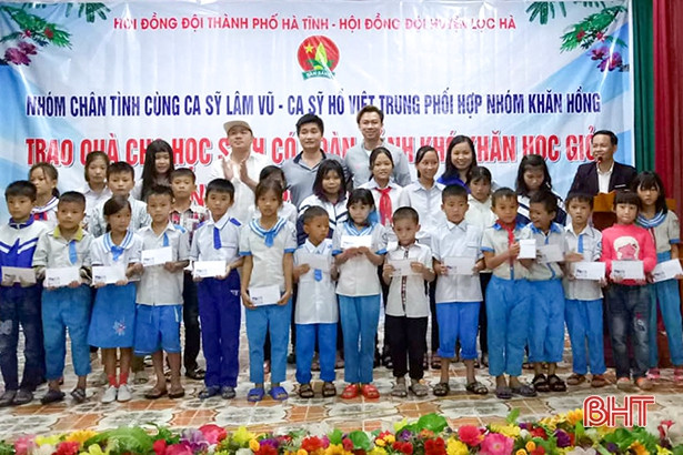 50 triệu đồng đến với học sinh nghèo Hà Tĩnh dịp khai giảng năm học mới