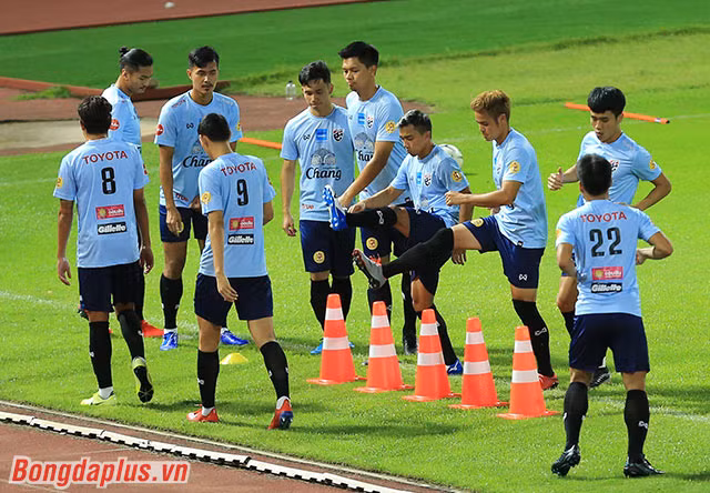 Thái Lan làm điều bất thường trước đại chiến với Việt Nam