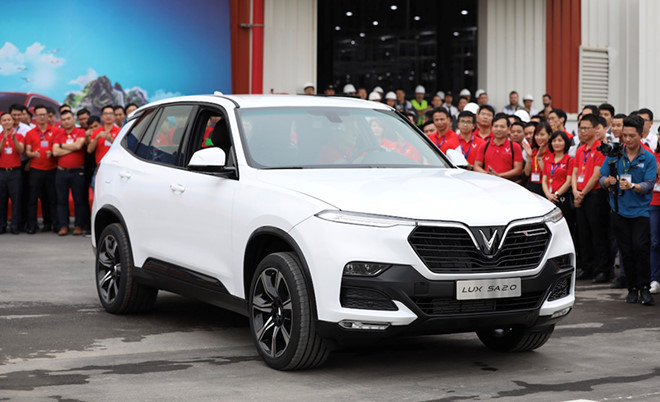 Có giá 1,414 tỷ đồng, VinFast LUX SA là mẫu xe có giá bán cao nhất phân khúc. Phân khúc SUV tiếp tục giảm giá đến 90 triệu đồng sau tháng cô hồn