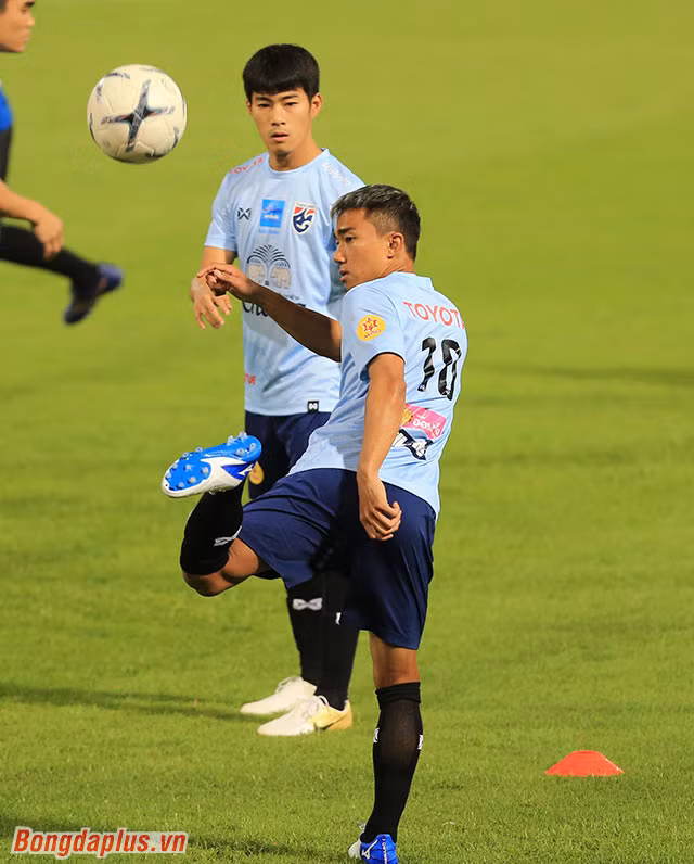 Thái Lan làm điều bất thường trước đại chiến với Việt Nam