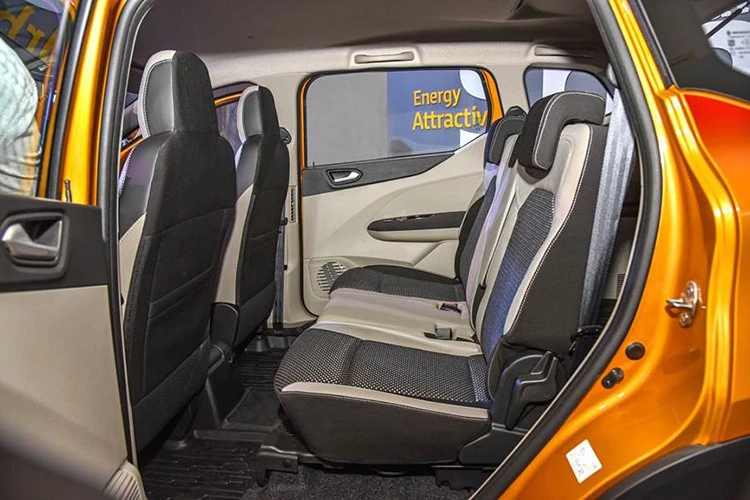 Renault Triber mới rẻ giật mình, chỉ 160 triệu tại Ấn Độ