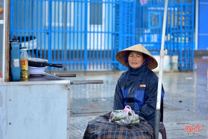 Mưu sinh ngày mưa ở Hà Tĩnh...