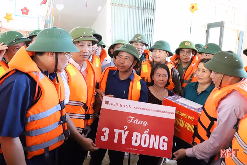 Phó Thủ tướng Vương Đình Huệ: Khôi phục sản xuất, giúp dân ổn định cuộc sống sau khi nước lũ rút