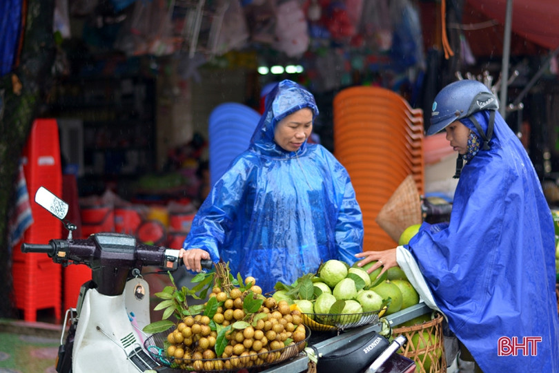 Mưu sinh ngày mưa ở Hà Tĩnh...