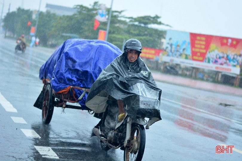 Mưu sinh ngày mưa ở Hà Tĩnh...