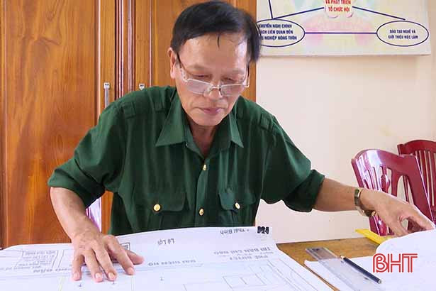 70 tuổi, vẫn miệt mài quy hoạch vườn mẫu cho nông dân