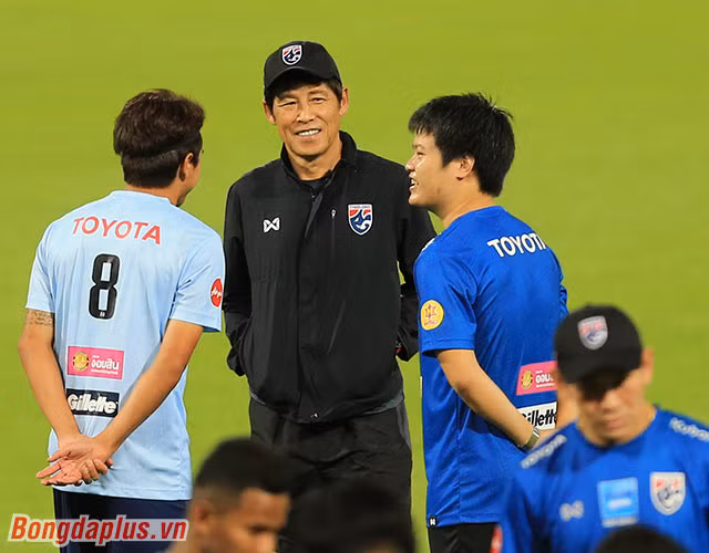 Thái Lan làm điều bất thường trước đại chiến với Việt Nam