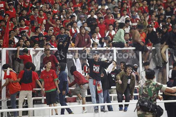 FIFA có thể “treo sân” Indonesia ở trận tiếp tuyển Việt Nam