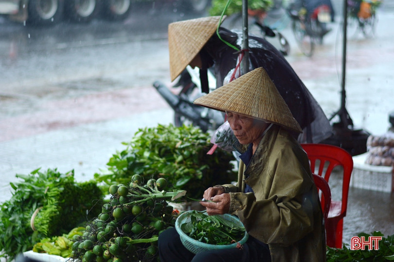 Mưu sinh ngày mưa ở Hà Tĩnh...