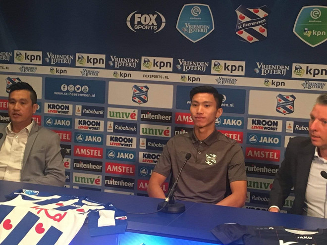 Văn Hậu chính thức trở thành tân binh CLB SC Heerenveen với số áo 15