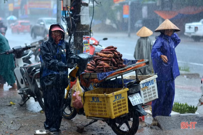 Mưu sinh ngày mưa ở Hà Tĩnh...