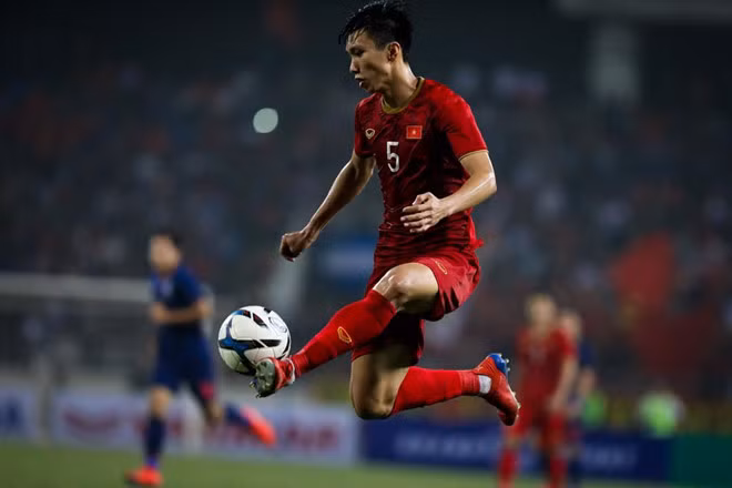 Chuyên gia Hà Lan chỉ ra rào cản lớn nhất với Đoàn Văn Hậu