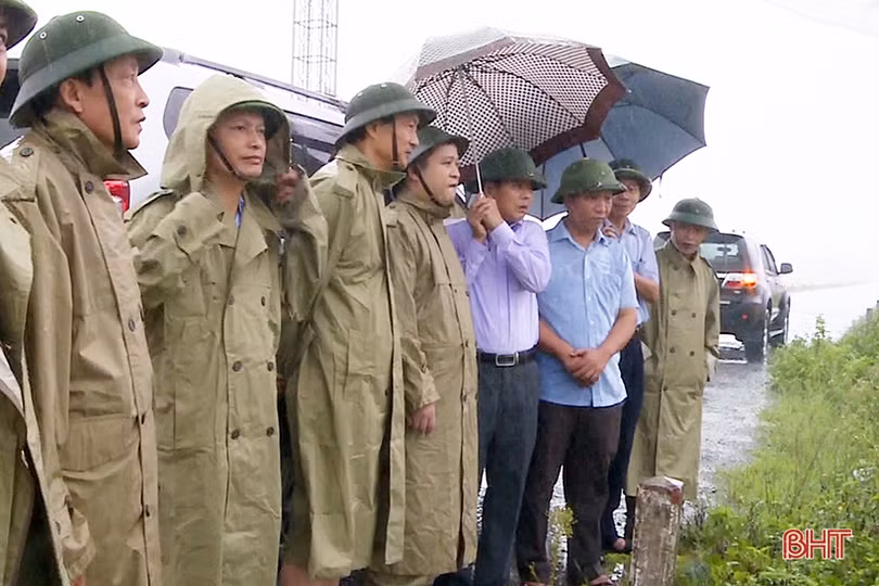 Theo dõi chặt diễn biến mưa lũ, chủ động sơ tán dân vùng nguy cơ xảy ra lũ quét