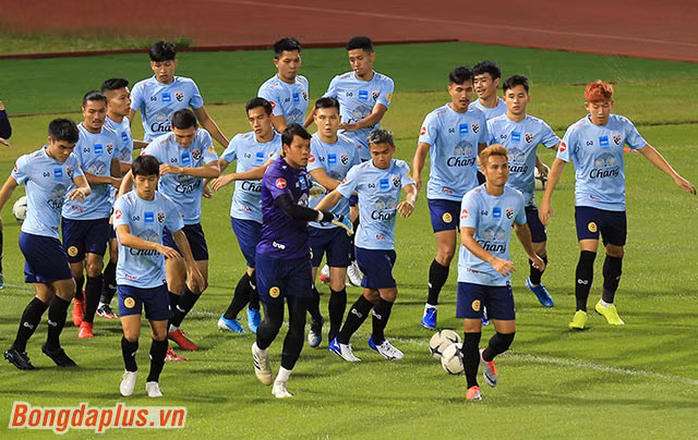 Thái Lan làm điều bất thường trước đại chiến với Việt Nam