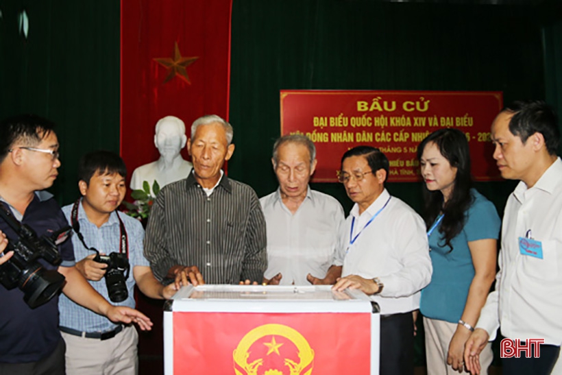 Các tổ chức phụ trách bầu cử đại biểu Quốc hội, HĐND các cấp gồm những cơ quan nào?