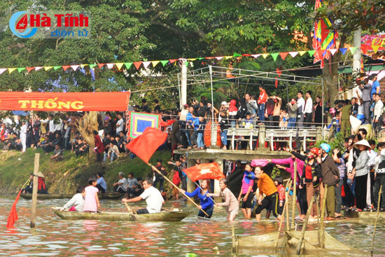tung bung vui hoi dua thuyen truyen thong trung luong
